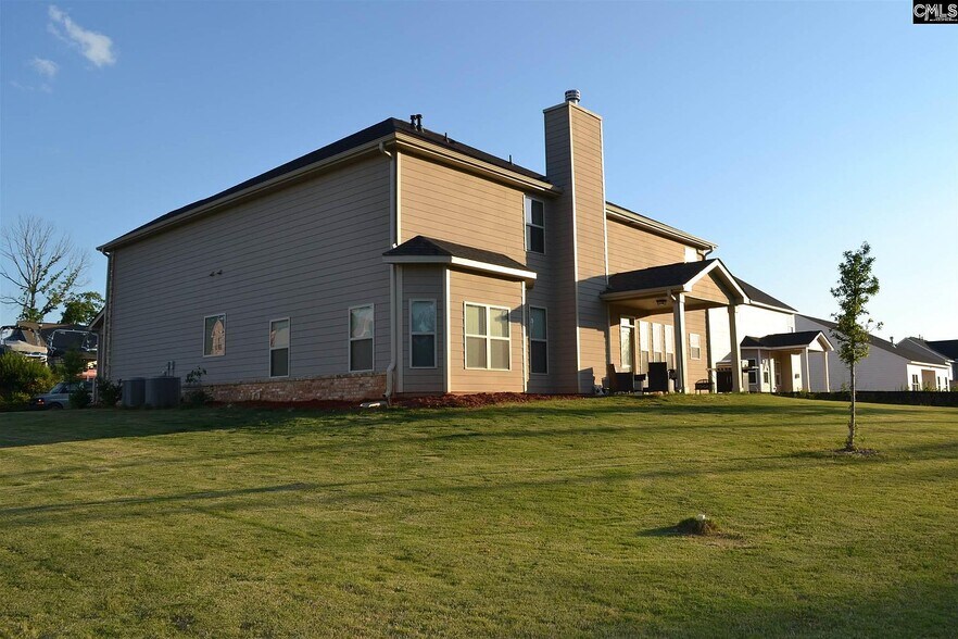 Building Photo - 304 White Oleander Dr