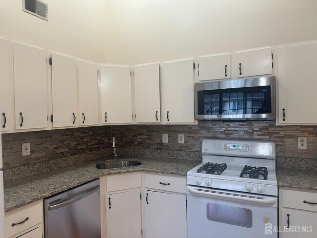 Building Photo - 450 Northam Dr