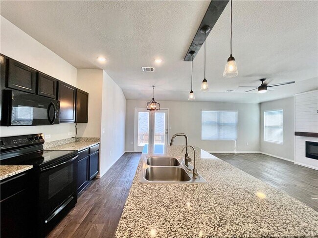 Building Photo - 5909 Ronee Leah Dr