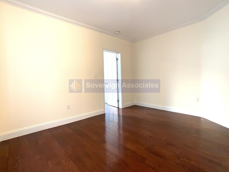 Building Photo - 460 W 149th St