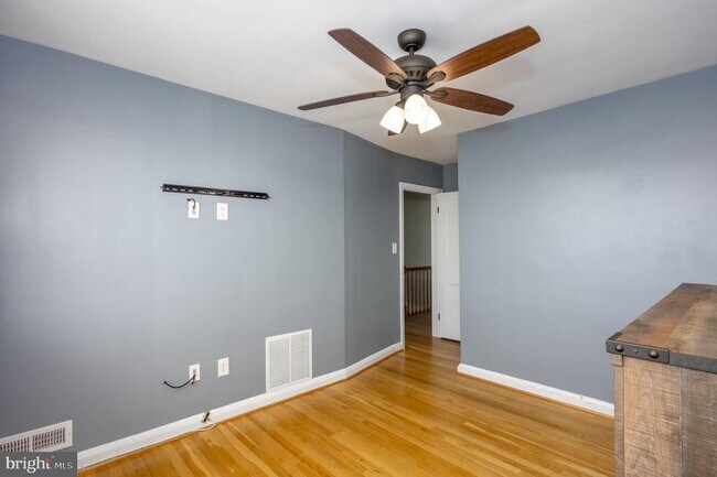 Building Photo - 427 Westham Way