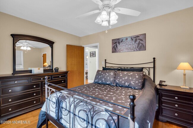 Building Photo - 242 Pennsylvania Ave