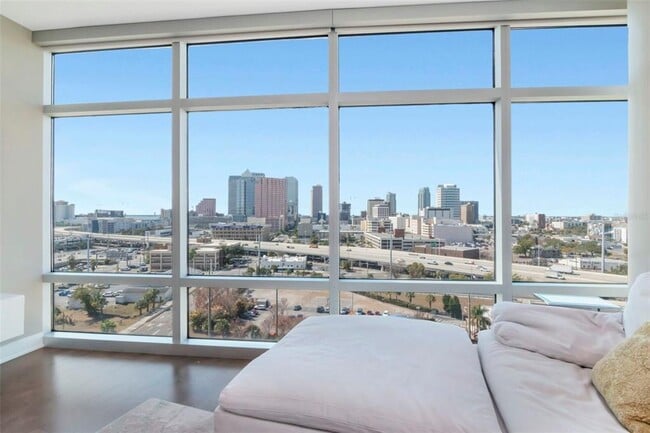 Building Photo - 1120 E Kennedy Blvd