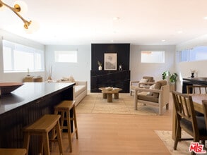 Building Photo - 2220 Aaron St