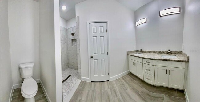 Building Photo - 10006 Massey St