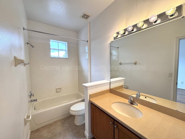 Building Photo - 10735 Savannah Wood Ct