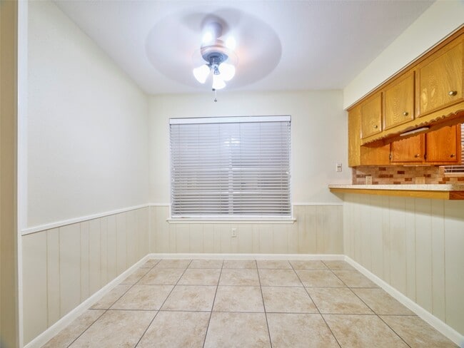 Building Photo - 4804 Fairhaven St