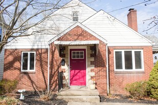 Building Photo - 829 Neely Heights Ave