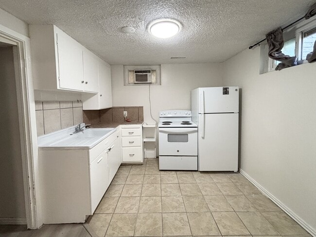 Building Photo - 416 Cornell Dr