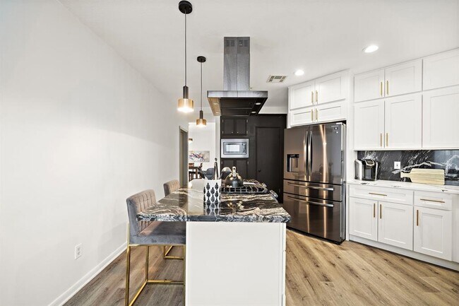 Building Photo - 2524 Nantucket Dr