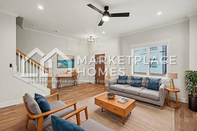 Building Photo - 1034 E Trinity Ln