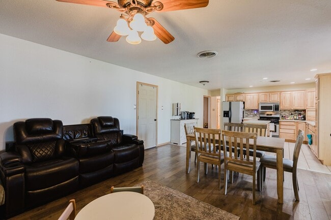 Building Photo - Spacious 3 Bedroom Home with Solar Panels and a Pool