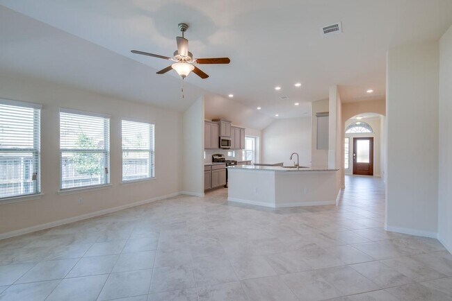 Building Photo - 501 Blue Agave Ln