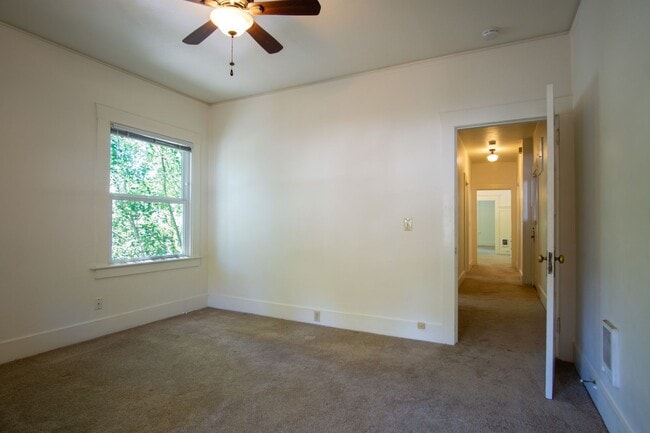 Building Photo - Lease this Beautiful Sullivan's Gulch Vintage 2-Bed w/Sunroom!