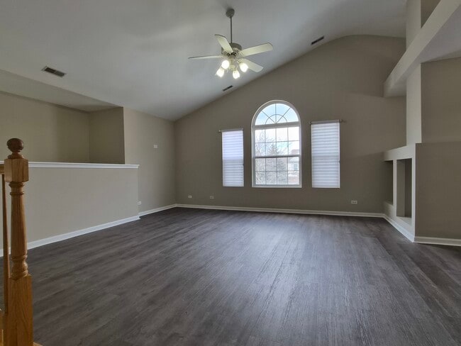 Building Photo - 2850 Stonewater Dr