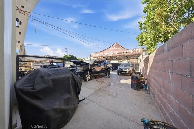 Building Photo - 6325 Marbrisa Ave