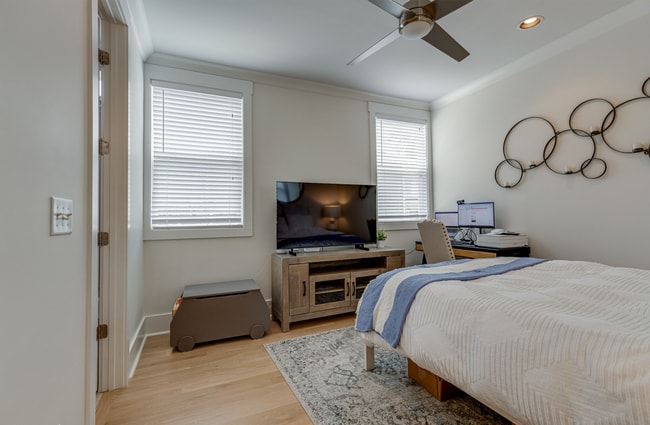 Building Photo - 2405 Chapel Ave