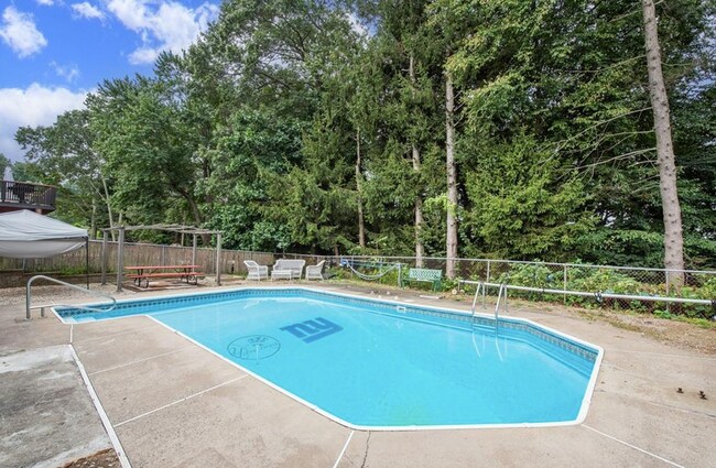 Building Photo - 25 Christian Hill Rd