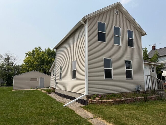 Building Photo - 232 N Main St