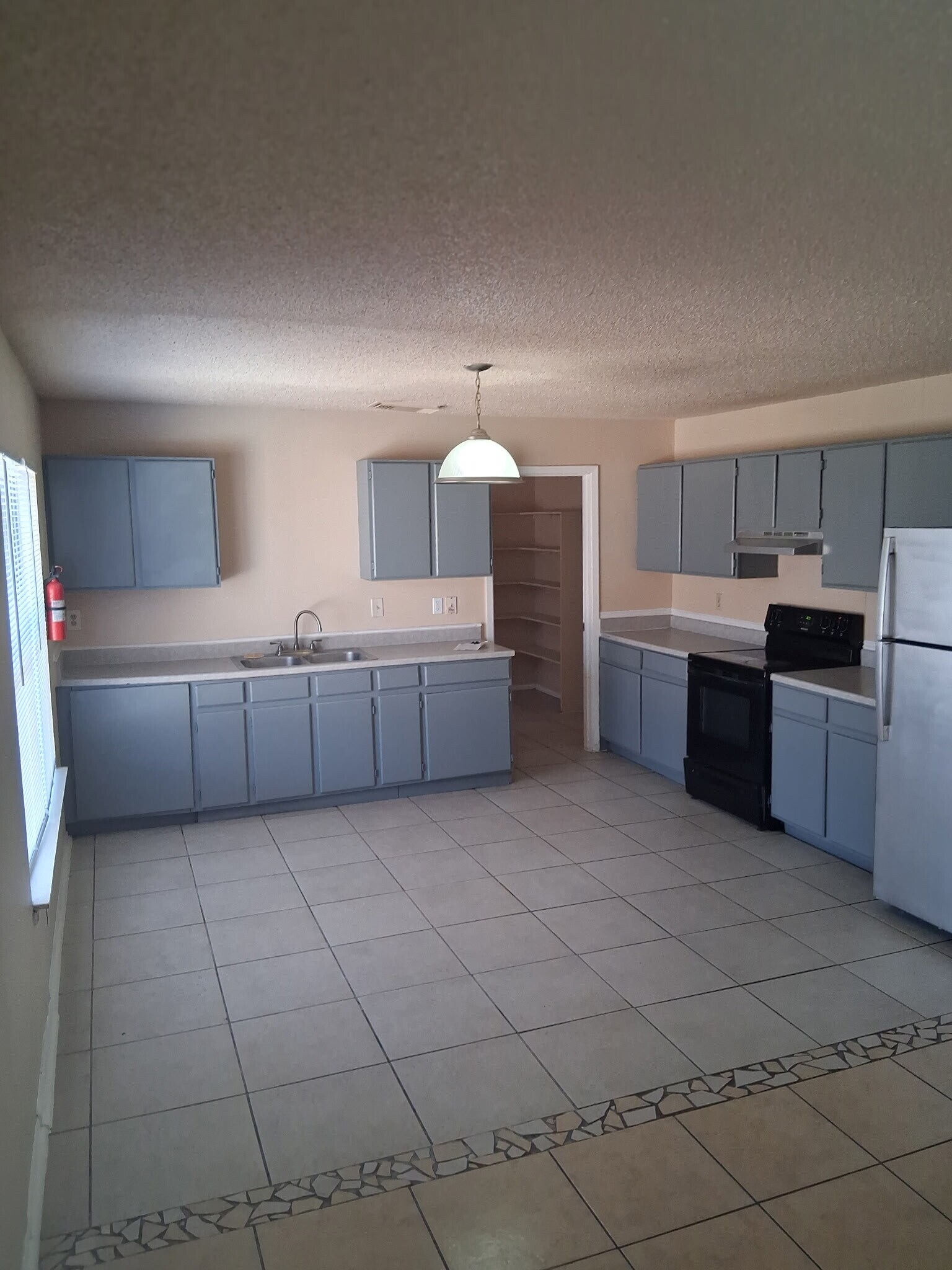 Building Photo - 874 Fillmore Dr