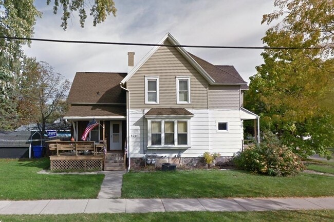 Building Photo - 820 N State St