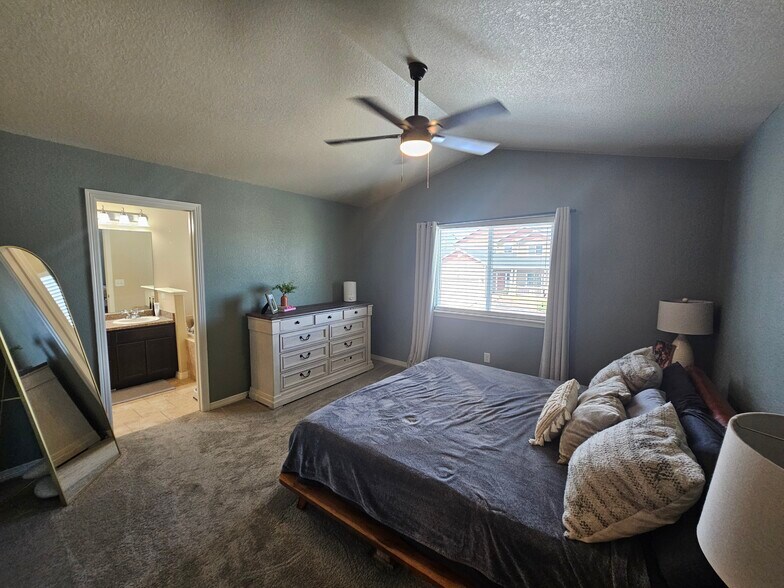 Building Photo - 7431 Willowdale Dr