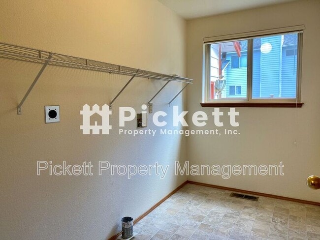 Building Photo - 10659 Wharf Pl NW