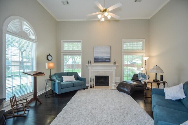 Building Photo - 4210 Greystone Way