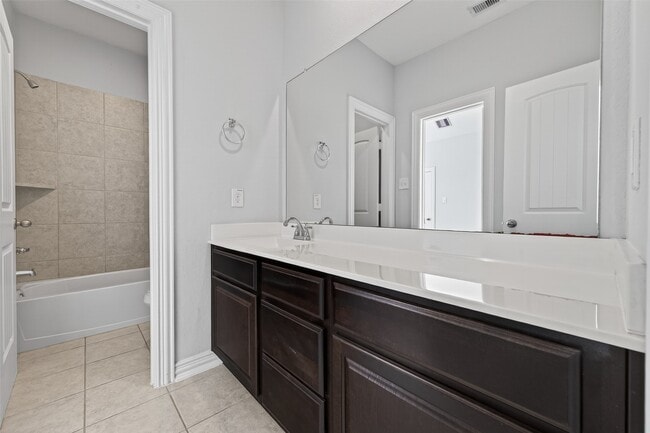 Building Photo - 16114 Sydneyann Dr