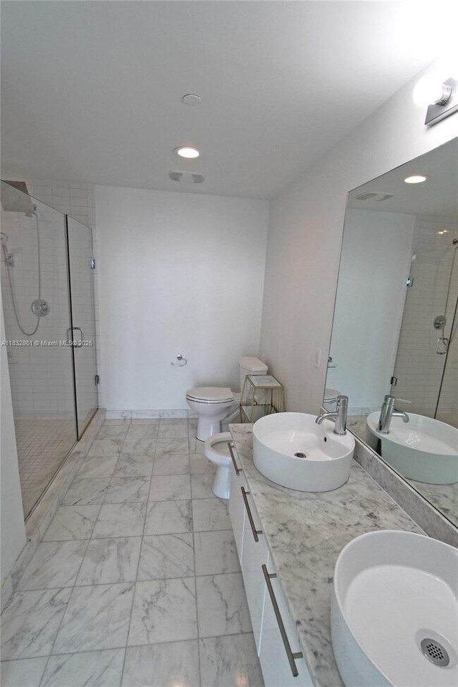 Building Photo - 888 Biscayne Blvd
