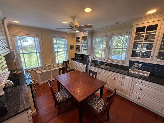 Building Photo - 507 Stonington Rd