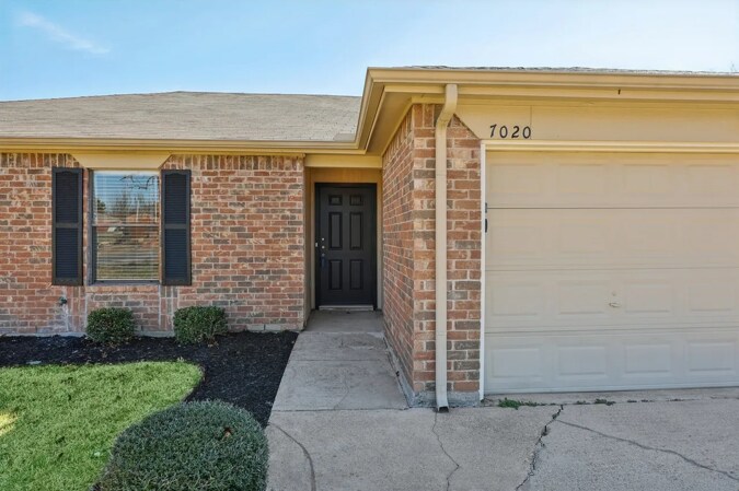 Building Photo - 7020 Green Ridge Trl