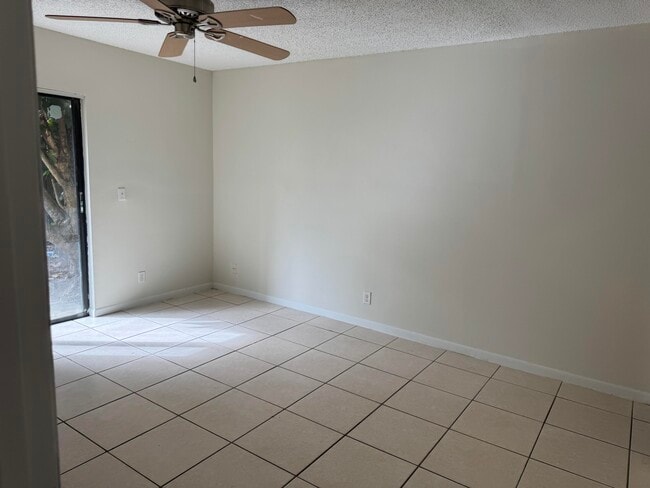 Building Photo - 1131 Goldenrod Rd