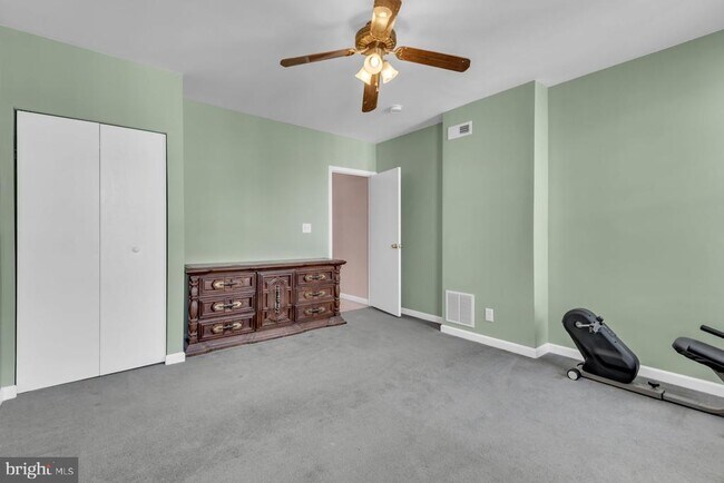 Building Photo - 1007 E Preston St