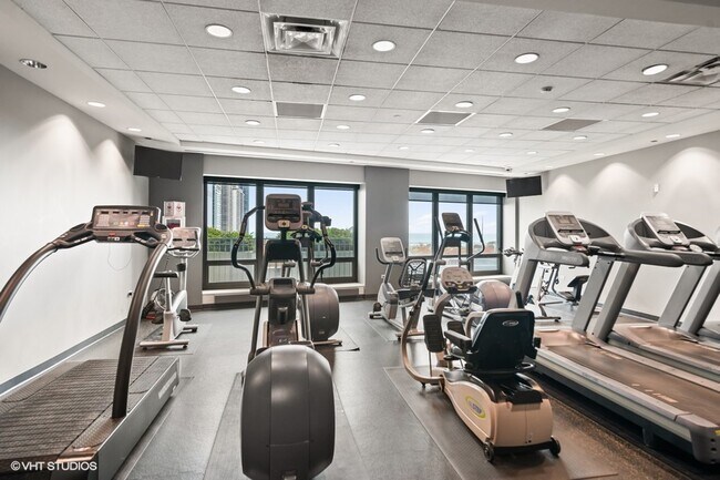 Building Photo - 130 N Garland Ct