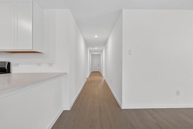 Building Photo - 2051 Stable Ln