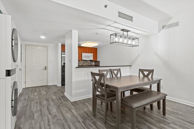 Building Photo - 300 S Duval St