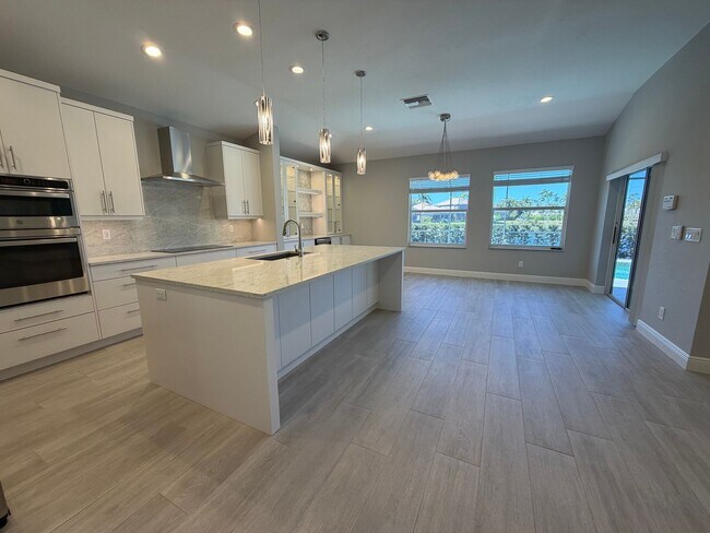 Building Photo - ANNUAL RENTAL - 3 BED / 2 BATH POOL HOME IN AUTUMN WOODS