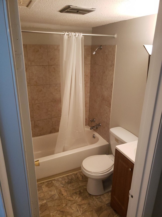 1107 S Brookside Ave 1107 S Brookside Ave Independence MO 64053