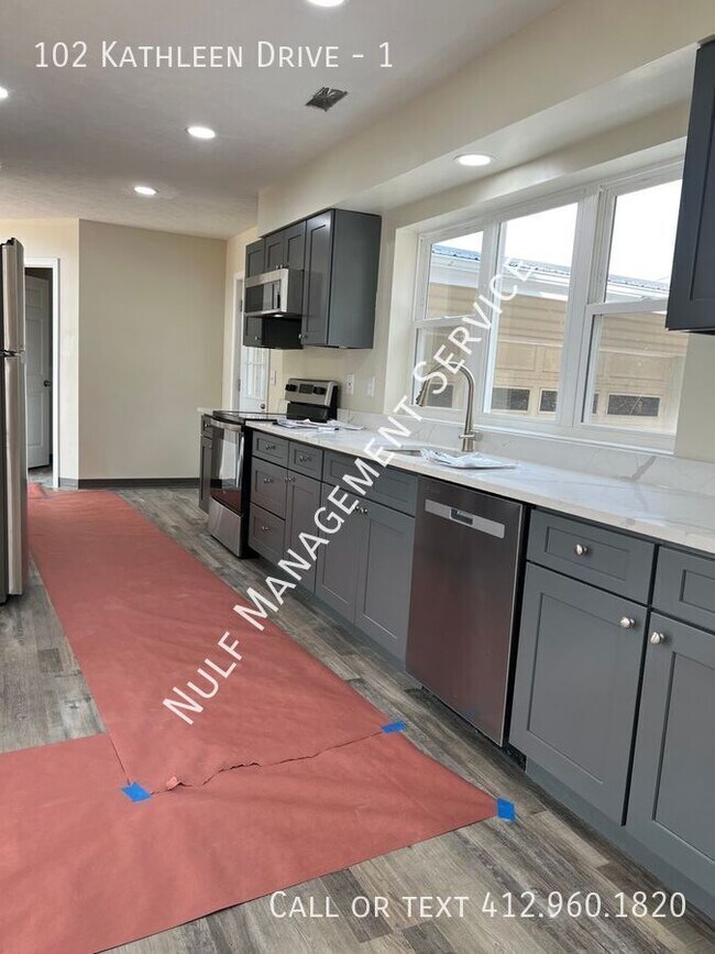 Building Photo - 102 Kathleen Dr