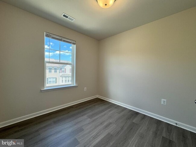 Building Photo - 45714 N Maxine Wy