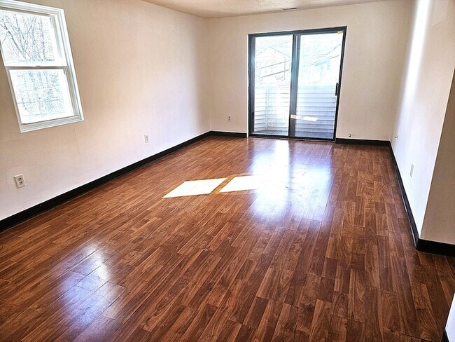 Building Photo - 75 Scotch Pond Pl