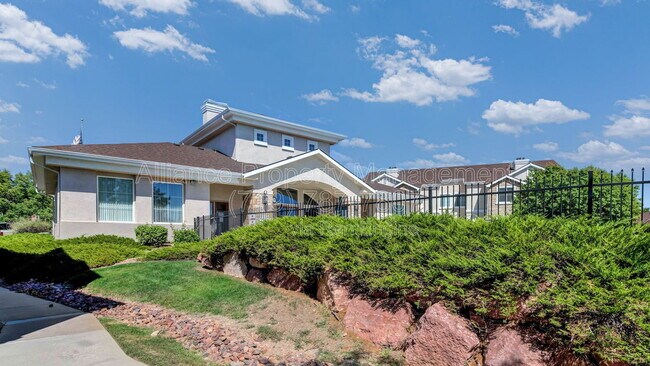 Building Photo - 3870 Strawberry Field Grove