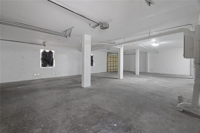 Building Photo - 8134 Papaya St
