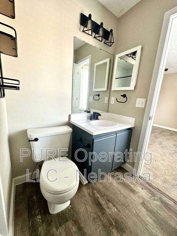 Building Photo - 8005 S 152nd St