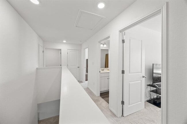 Building Photo - 229 Night Riders Wy