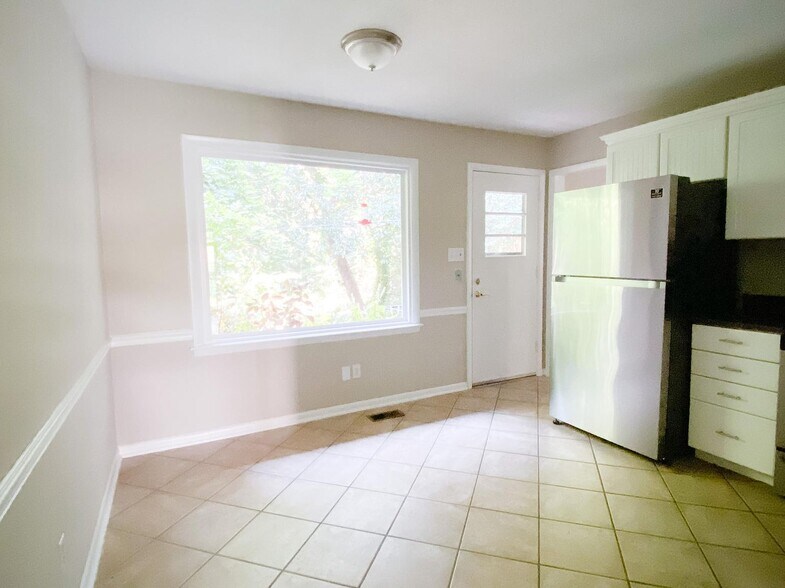 Building Photo - 333 Northfield Dr