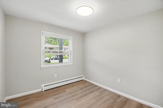 Building Photo - 4522 Glendale Rd