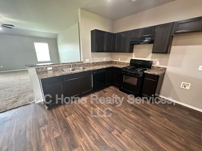 Building Photo - 1933 Autumn Way