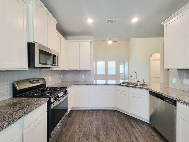 Building Photo - 10423 Astor Pt Trl